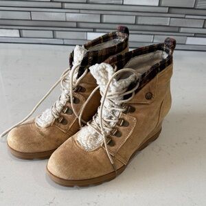Cozy Tan Lace-Up Boots for Women